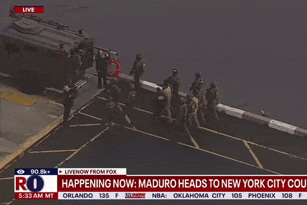 Hình ảnh vợ chồng ông Maduro bị áp giải tới tòa án ở New York