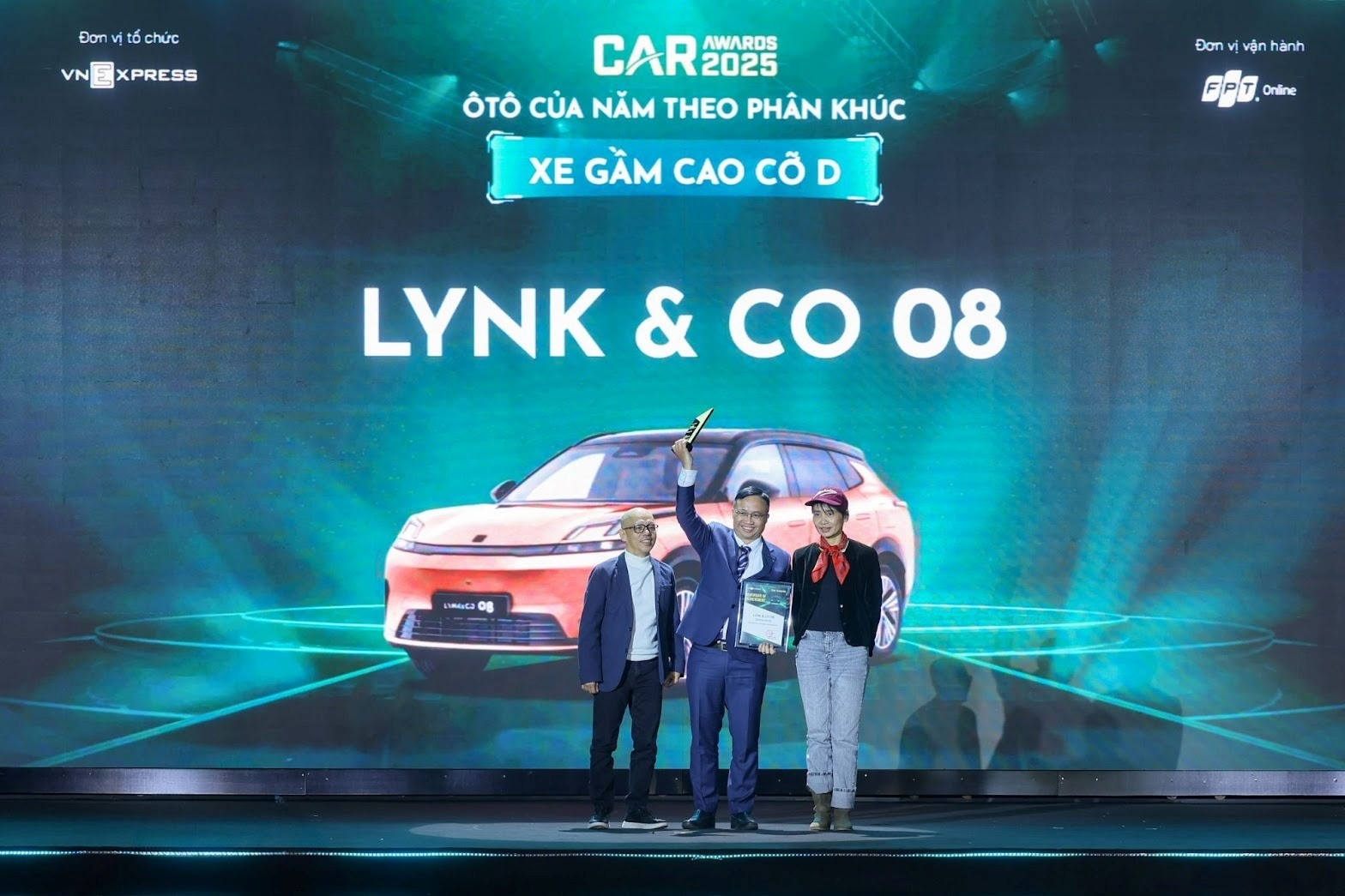 Lynk & Co 08 EM-P giành chiến thắng ấn tượng tại Car Awards 2025