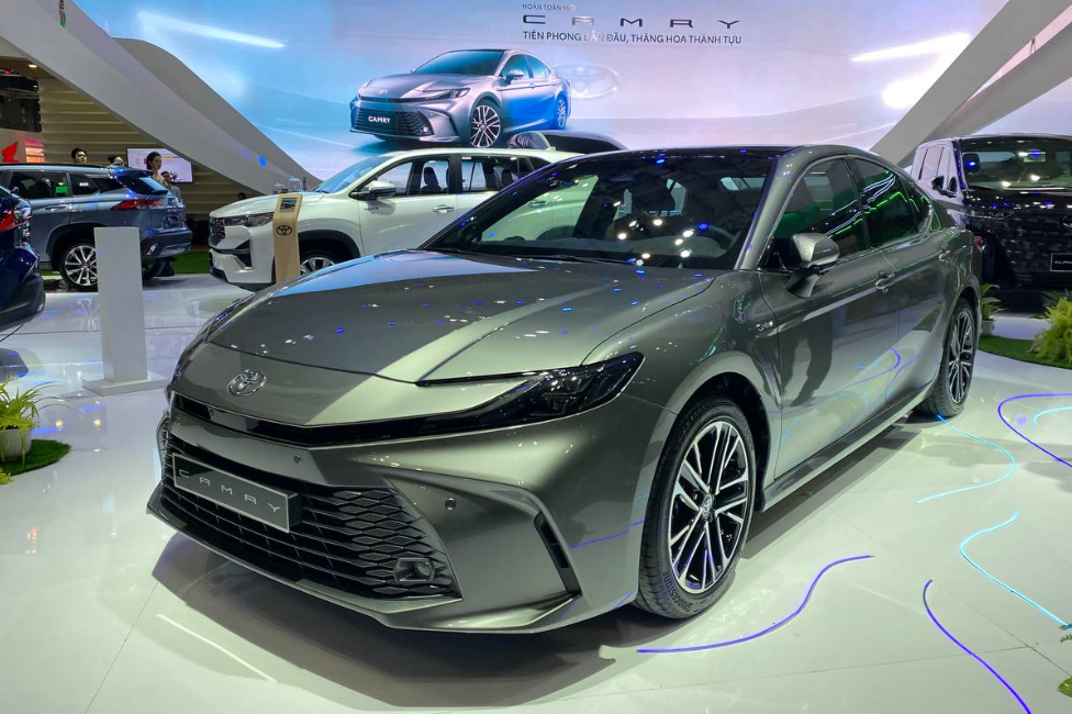 Toyota Việt Nam triệu hồi loạt xe tiền tỷ ngay đầu năm 2026 vì dính lỗi phần mềm