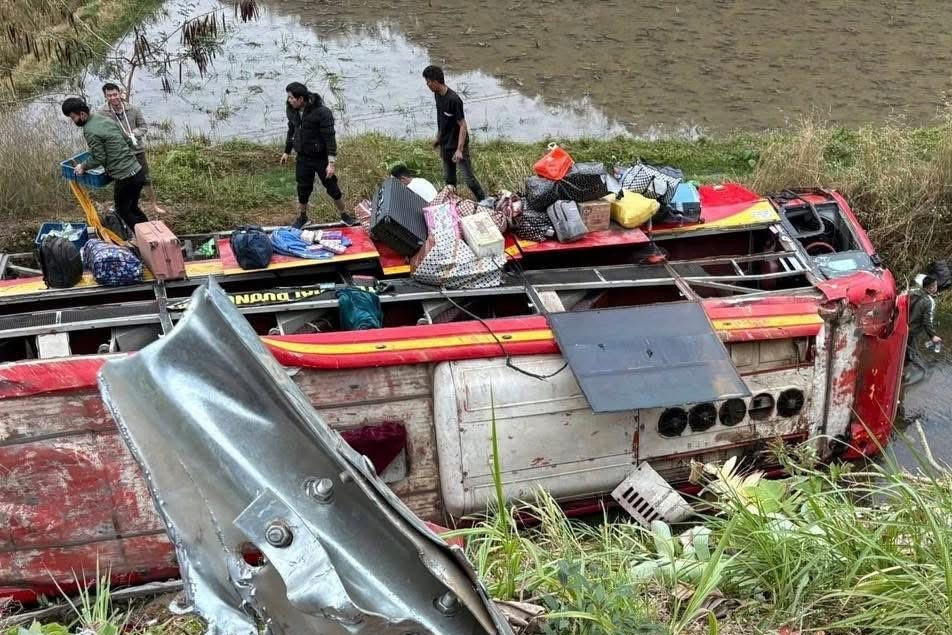  Vụ lật xe khách chở 22 người: Kết quả kiểm tra nồng độ cồn, ma tuý của tài xế 