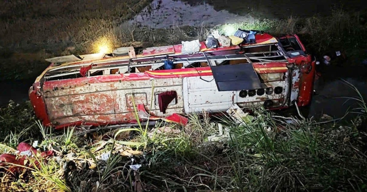 Vụ lật xe khách chở 25 người: Danh tính và lời ...
