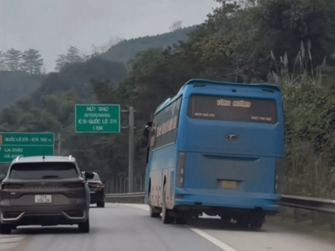 Cái kết của tài xế xe khách chạy ẩu trên cao tốc, bị dân quay clip gửi CSGT