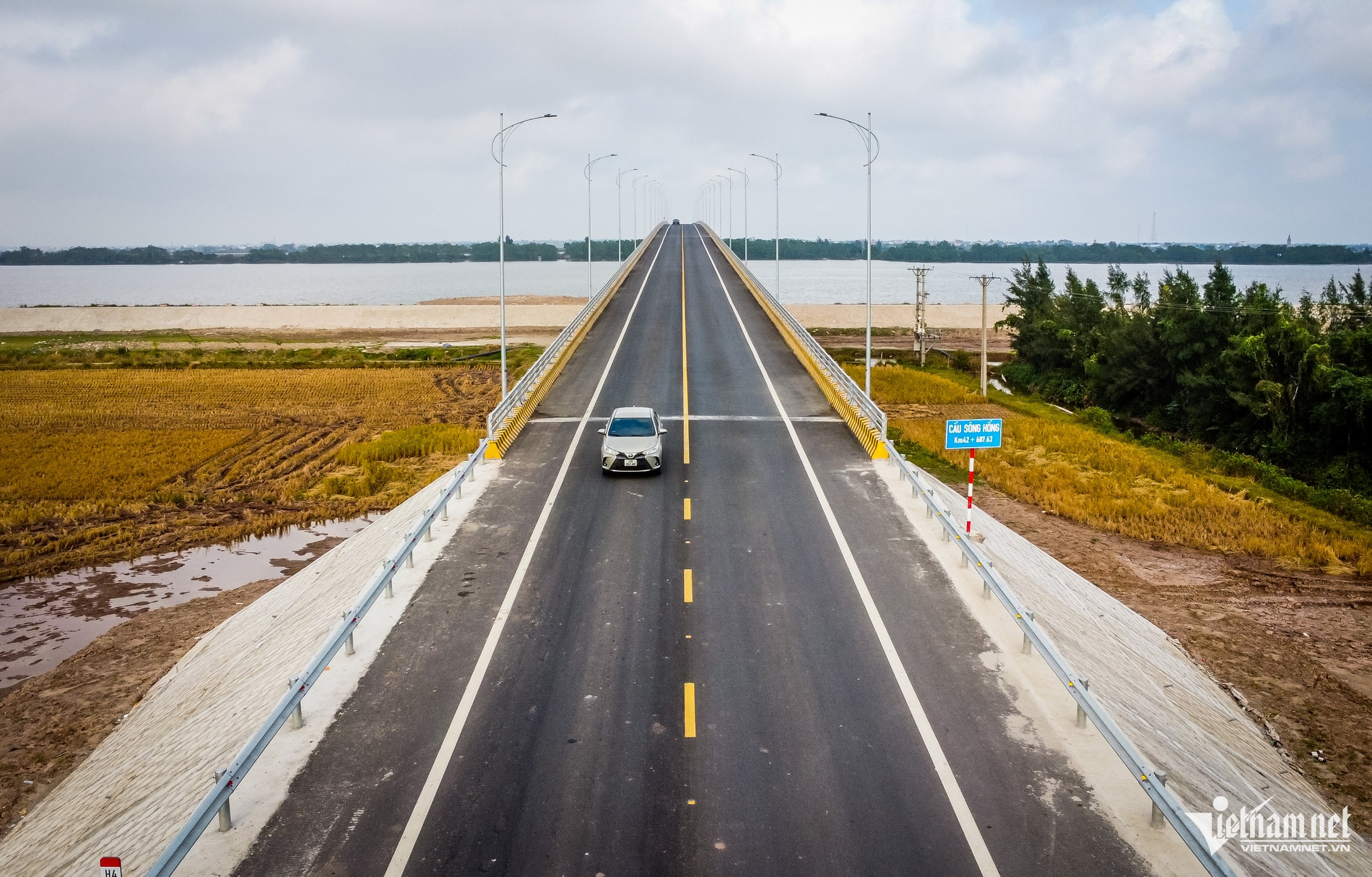 W-Cầu sông hồng_1.jpg