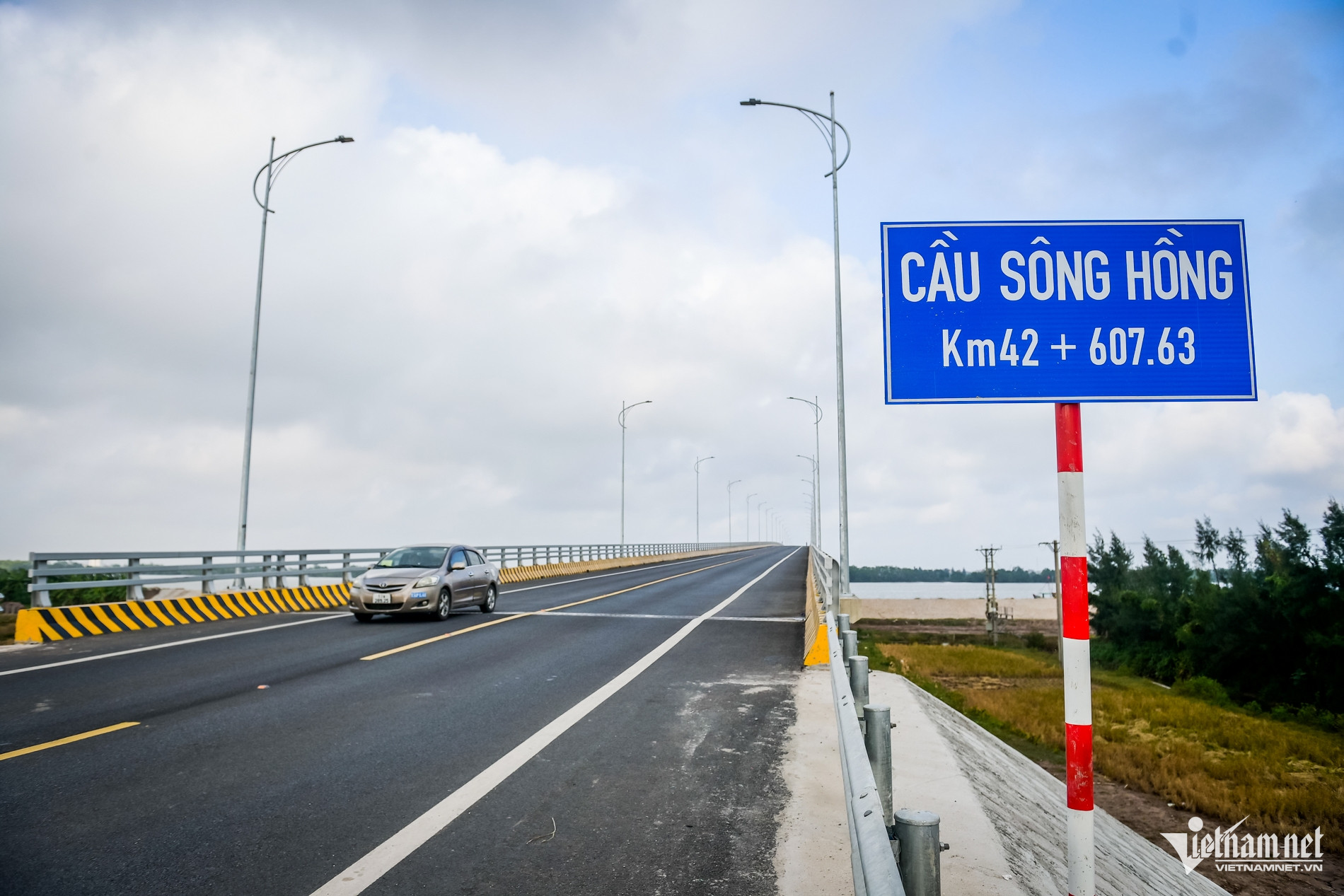 W-Cầu sông hồng_6.jpg