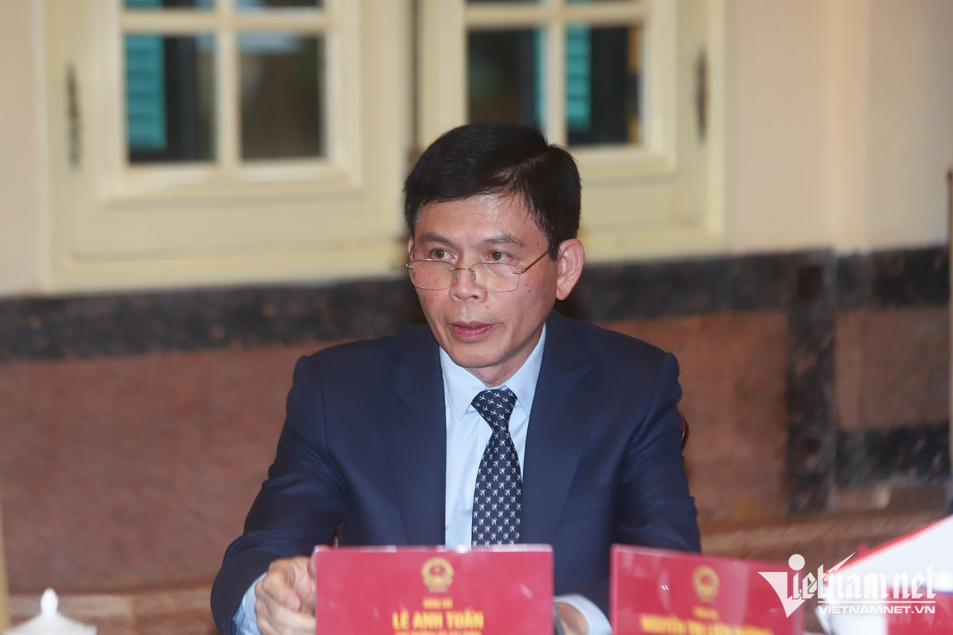 Thủ tục trực tuyến và thời gian nhanh Thứ trưởng Bộ Xây dựng Lê Anh Tuấn tại họp báo