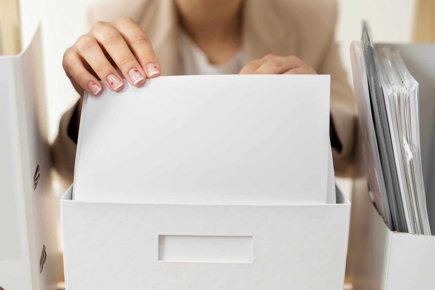 Bạn trai giám đốc tiếc 60 triệu đi du lịch, cô gái chết lặng khi biết bí mật