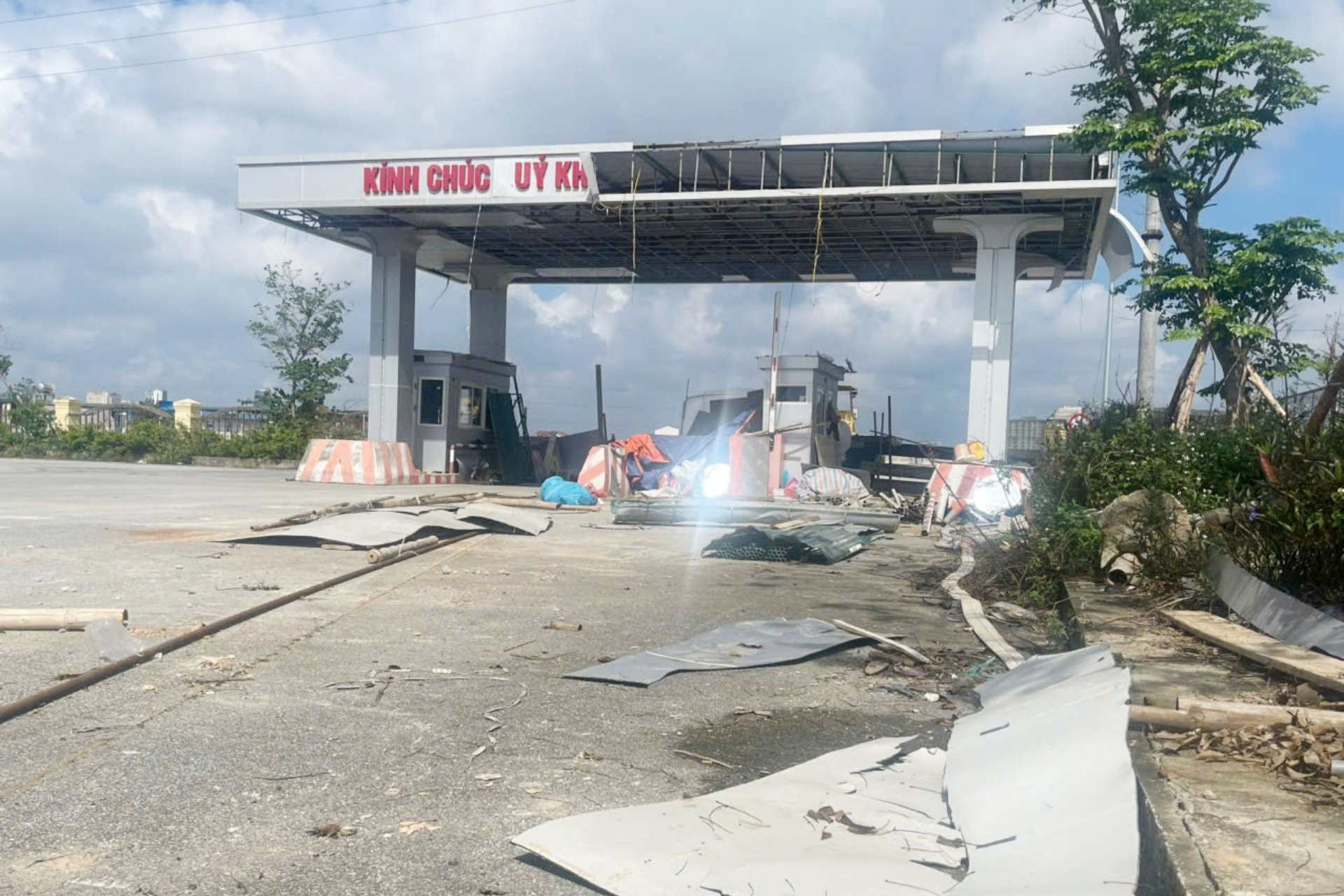 Bến xe 250 tỷ đồng xây dựng xong giai đoạn 1 rồi 'đắp chiếu'