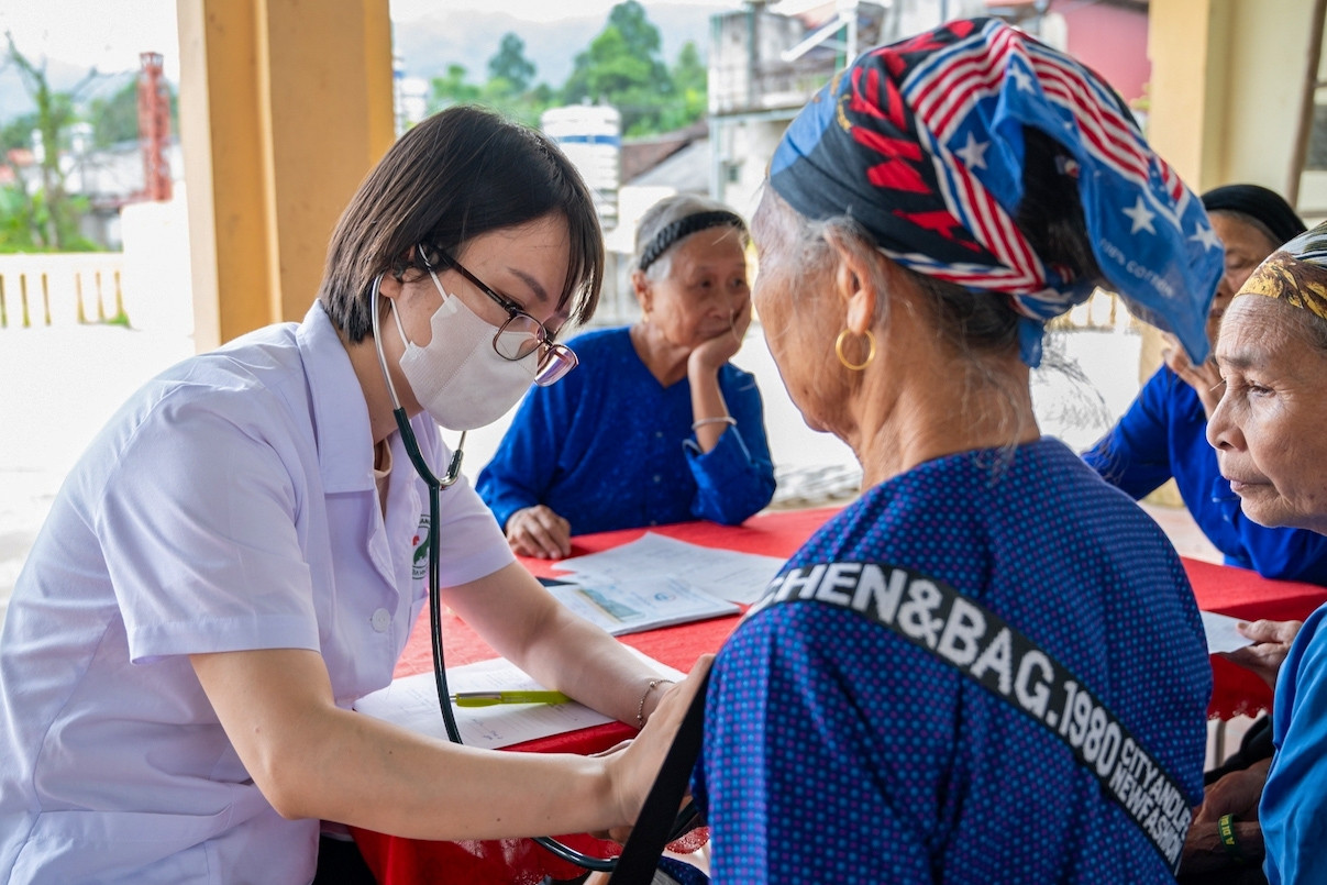 'Gió đã đổi chiều', y tế công lập cơ sở hút bác sĩ trẻ