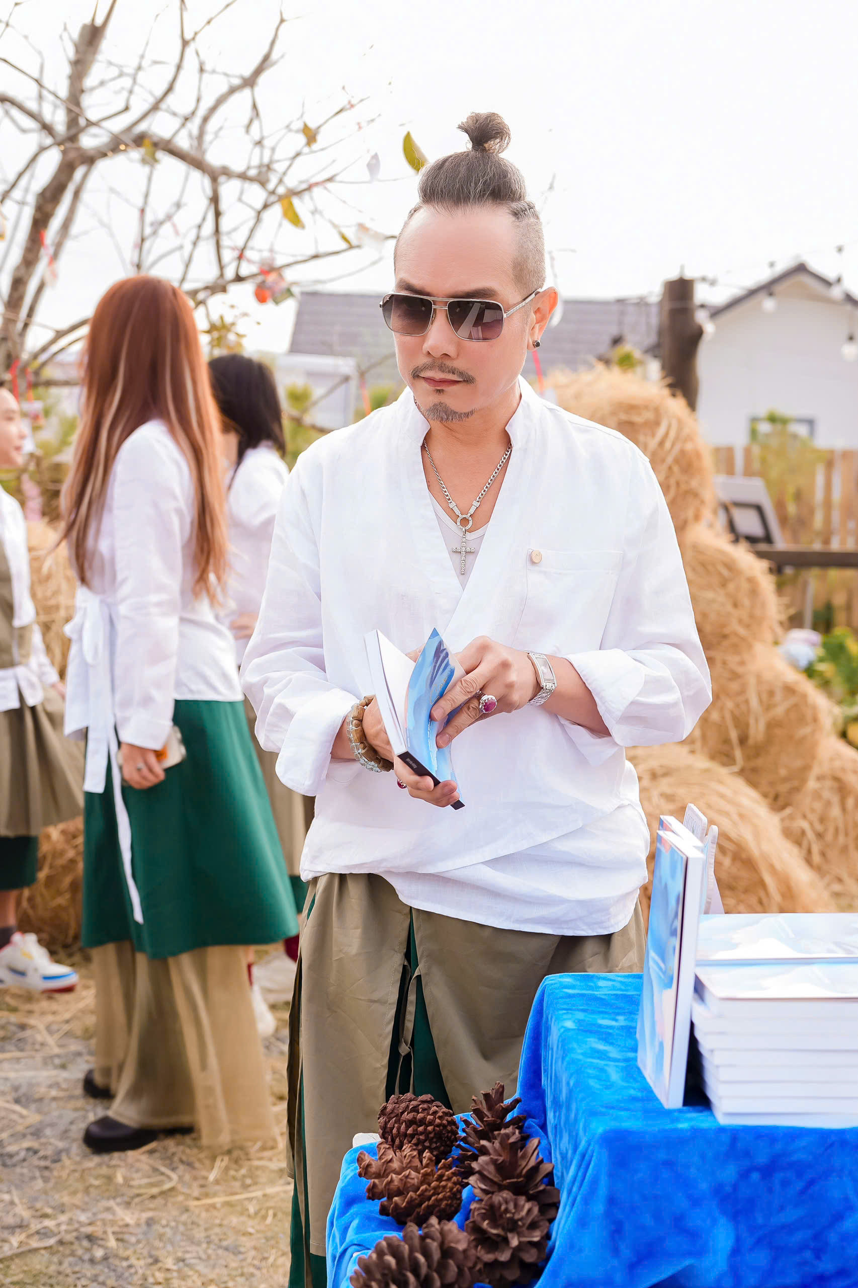 JIMMII NGUYỄN_SÁCH.jpg