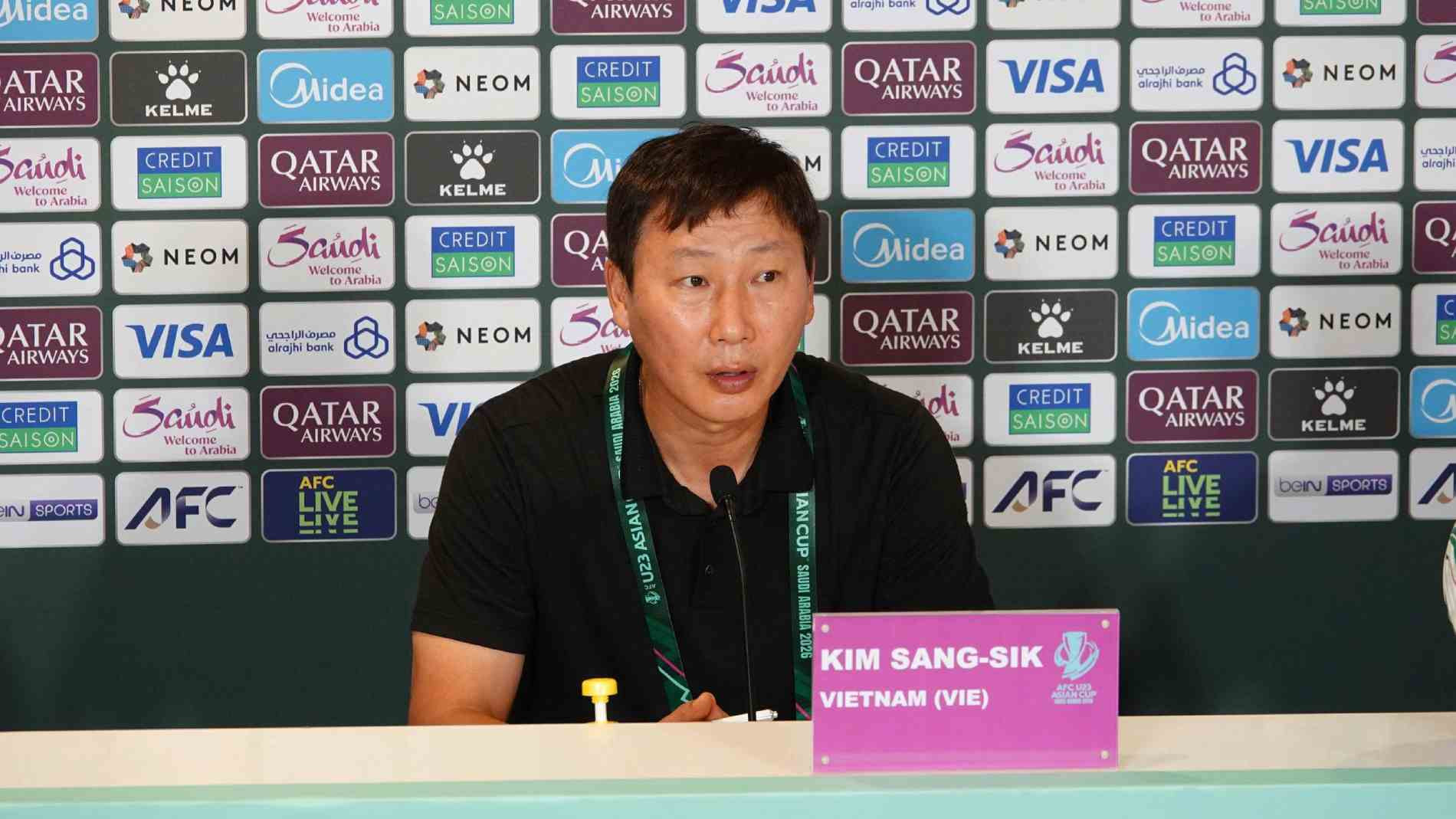 HLV Kim Sang Sik tiết lộ chiêu đánh bại Jordan