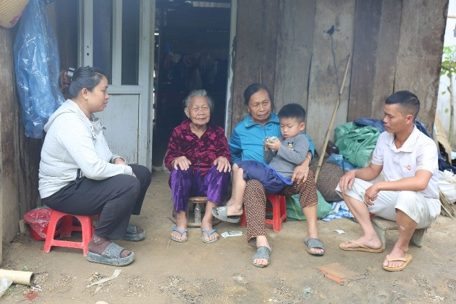 Những phận người còn ở tạm sau lũ, mong một cái Tết đủ đầy