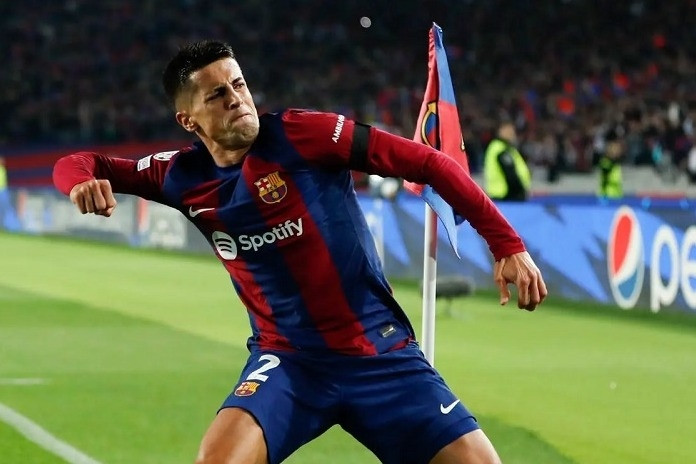 Phòng thay đồ Barca hào hứng đón Cancelo trở lại Camp Nou