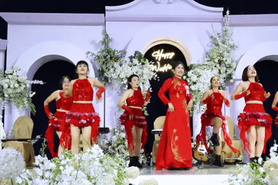 Quà độc lạ bố mẹ dành tặng cô dâu trong ngày cưới ‘gây bão’ mạng 2025