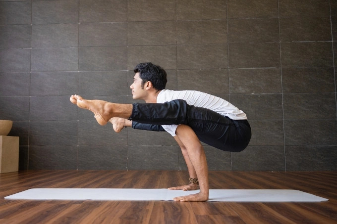 Sau tiếng động lạ khi tập yoga, người đàn ông phải cầu cứu bác sĩ