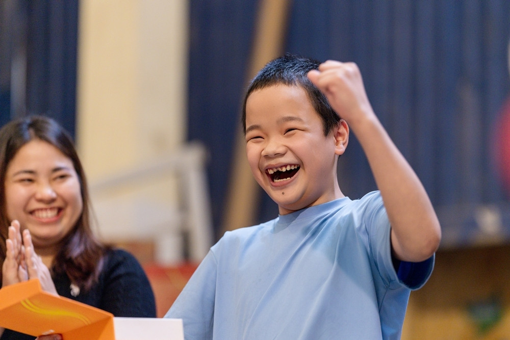 SHB mang Giáng sinh ấm áp đến các em nhỏ khuyết tật