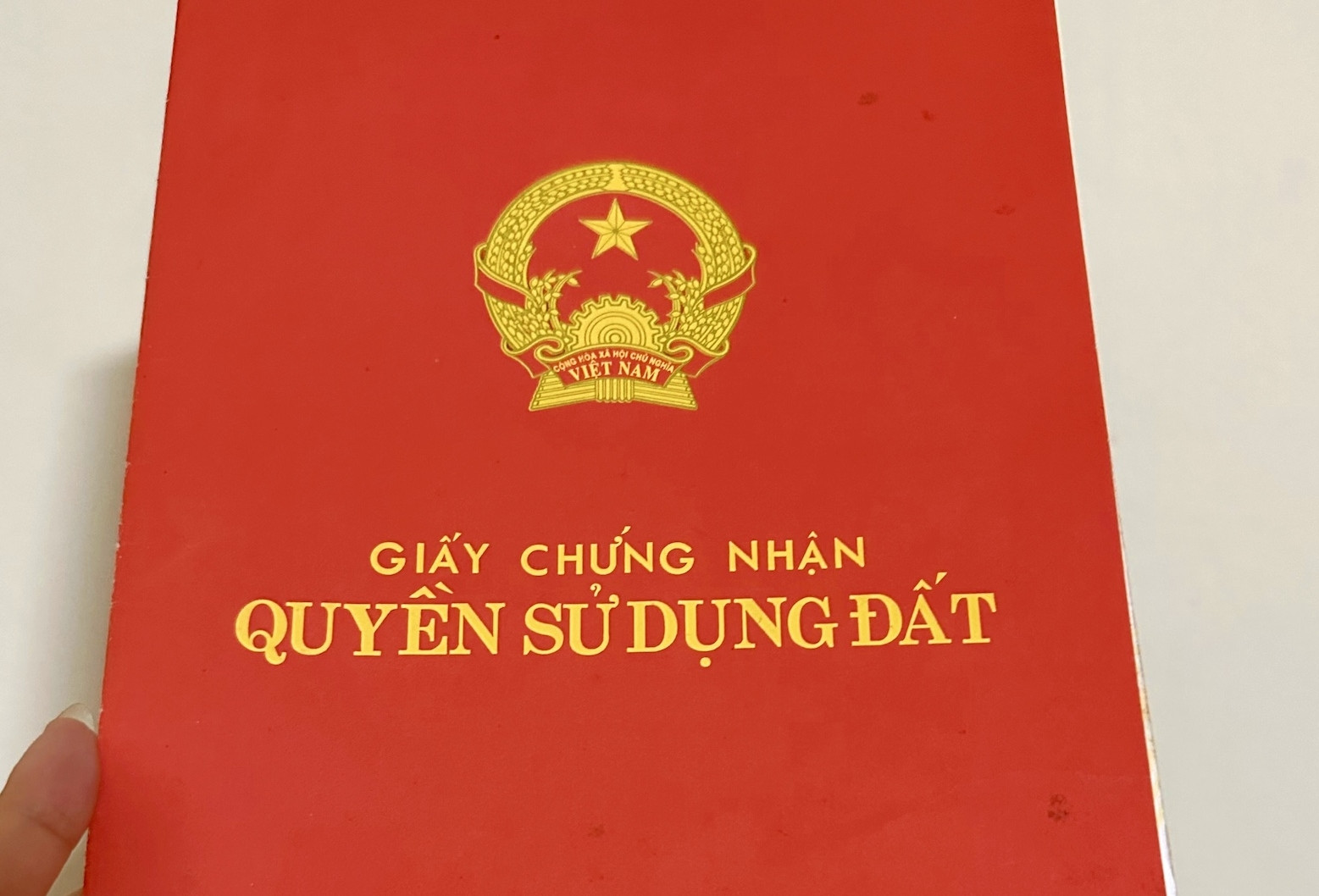Tên trên sổ đỏ khác căn cước công dân có đính chính được không?