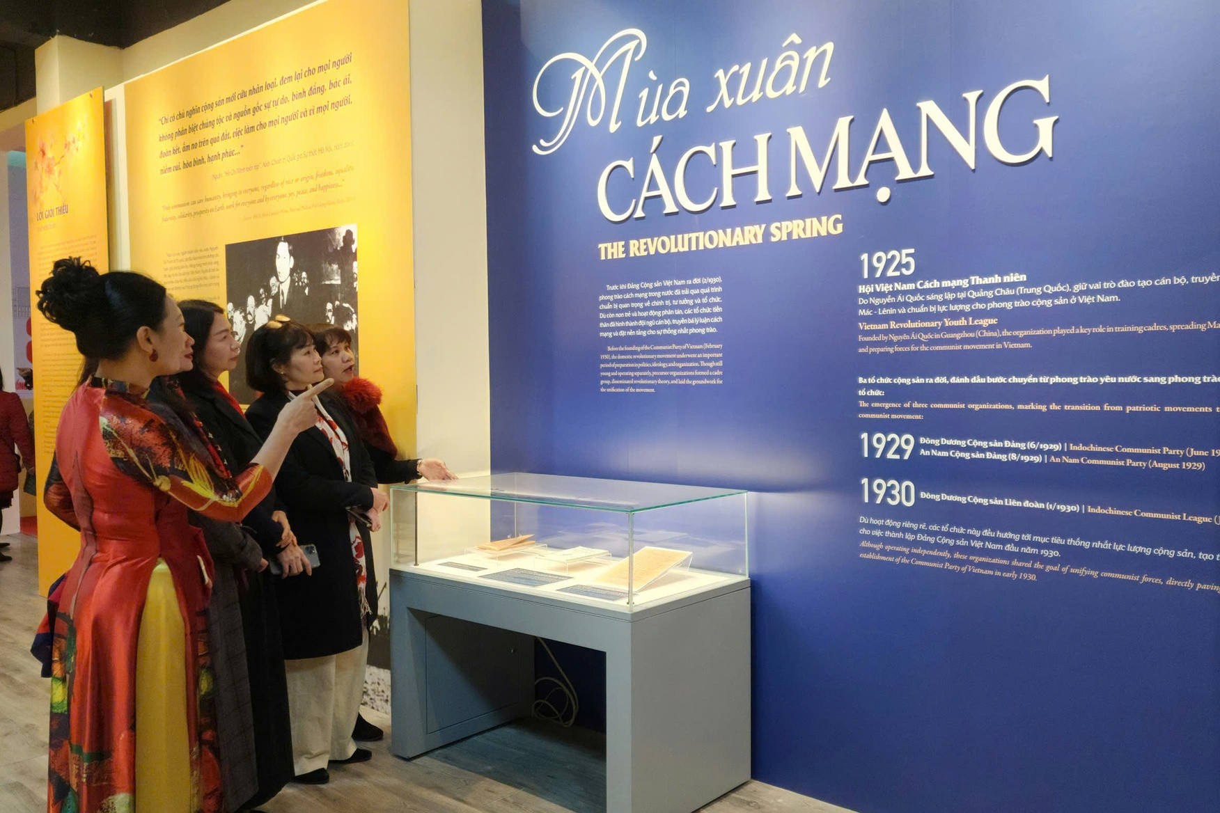 Trưng bày hơn 150 hình ảnh, hiện vật quý làm nổi bật vai trò lãnh đạo của Đảng