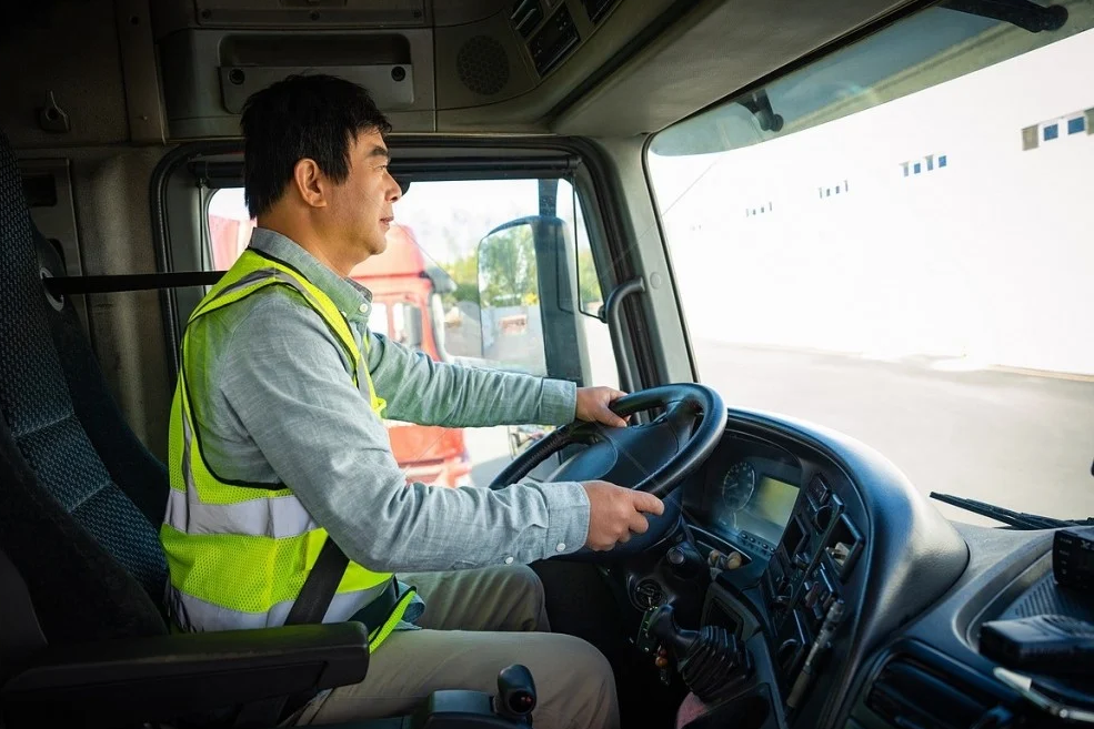 Bản tin sáng 6/1: Bỏ giới hạn thời gian lái xe 48 giờ/tuần: Tài xế 'thở phào'