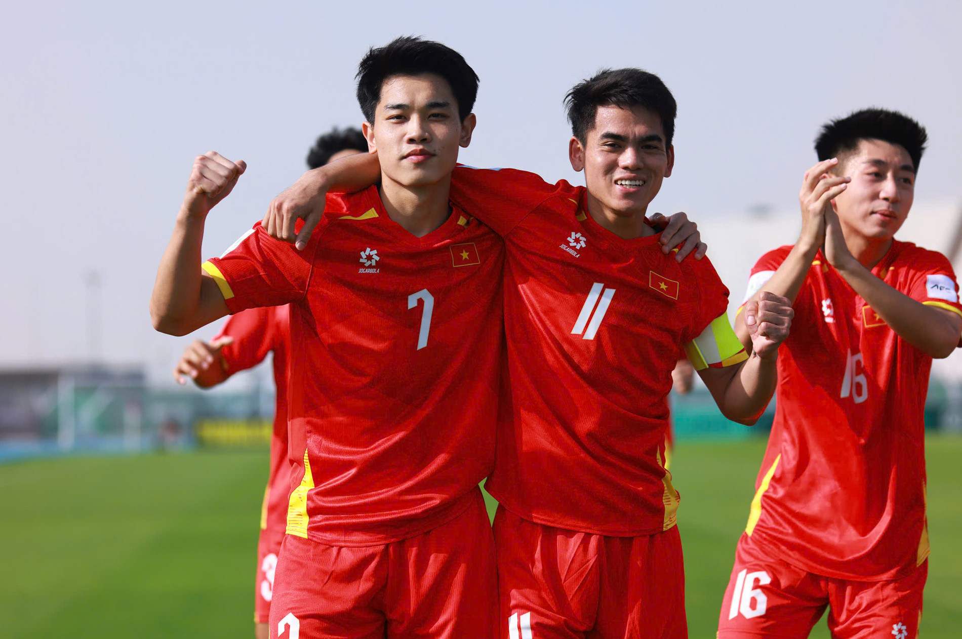 u23 viet nam jordan 8.jpg