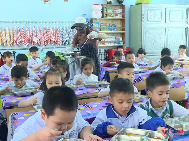 W-Hiệu trưởng chia sẻ 2.jpg