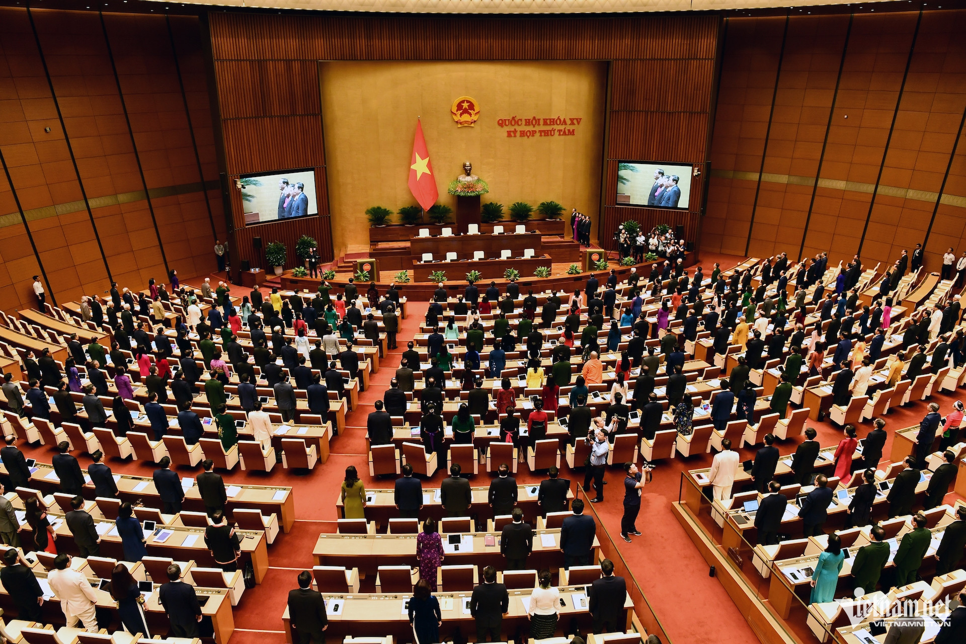 W-quốc hội (1).jpeg