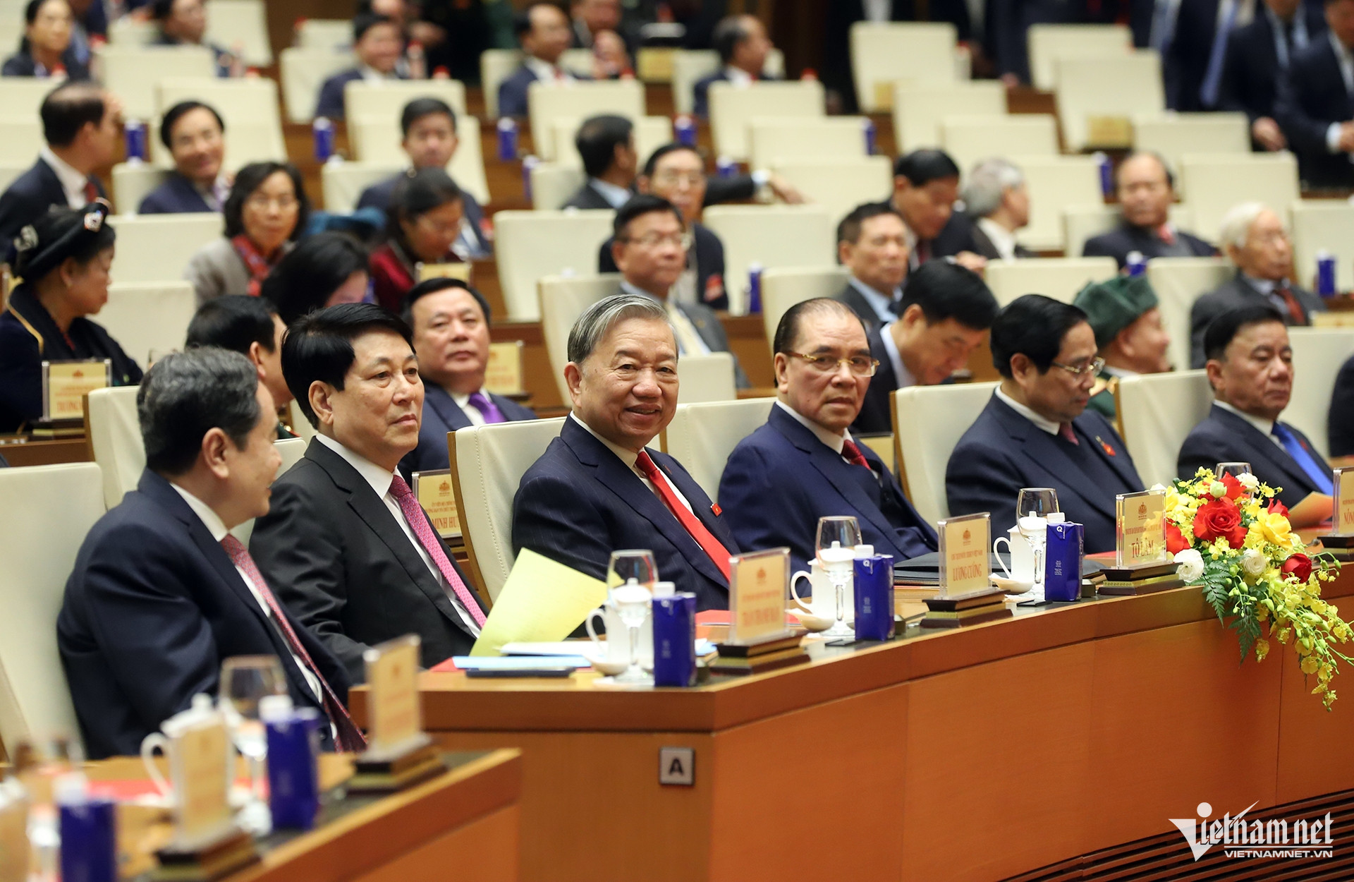 W-quốc hội 1.jpeg