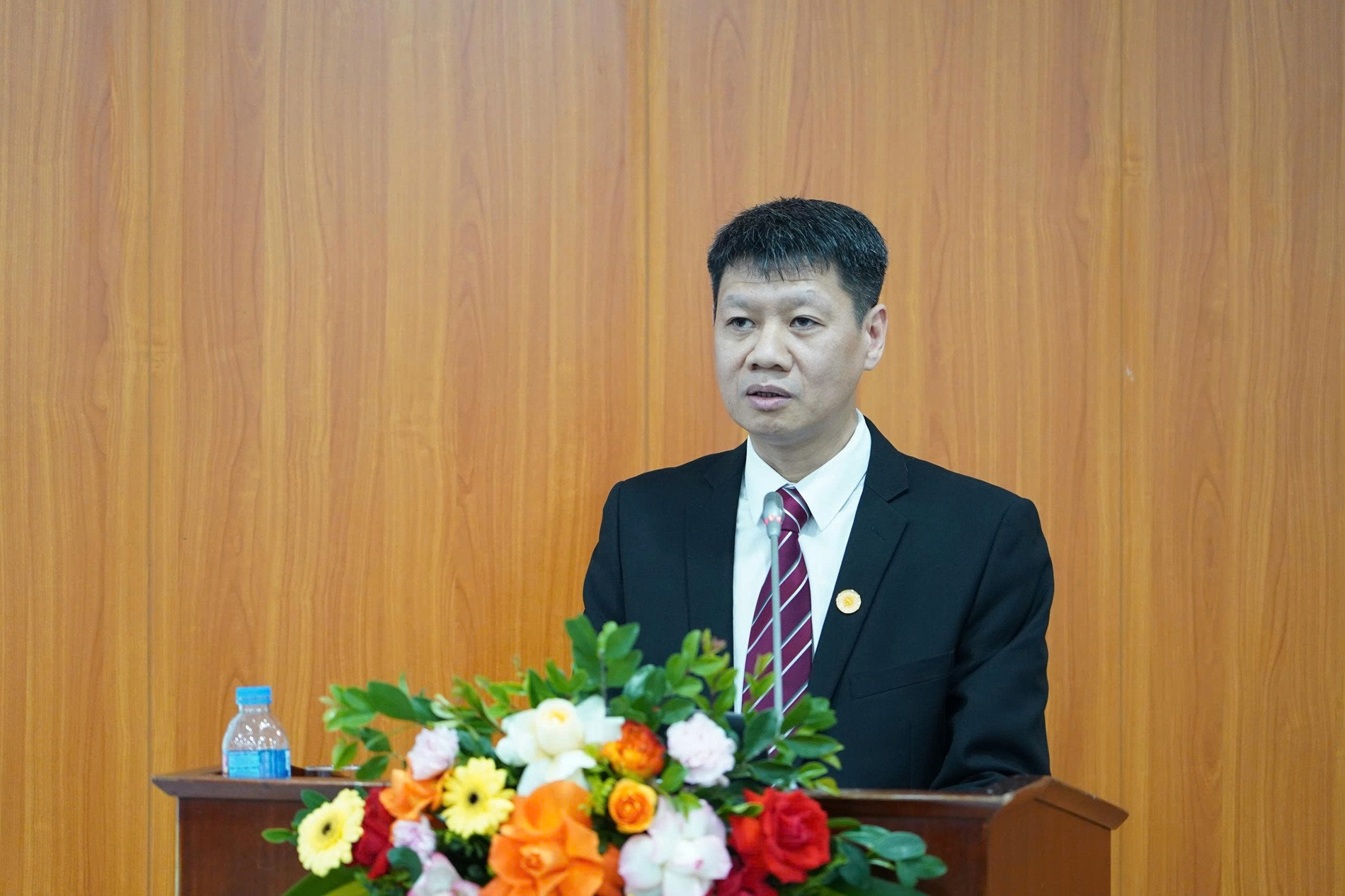 0601 viện triết học.jpg