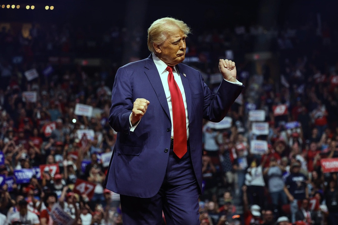 18TRUMP CELEBRATION DANCE 01 cqpw threeByTwoLargeAt2X.jpg