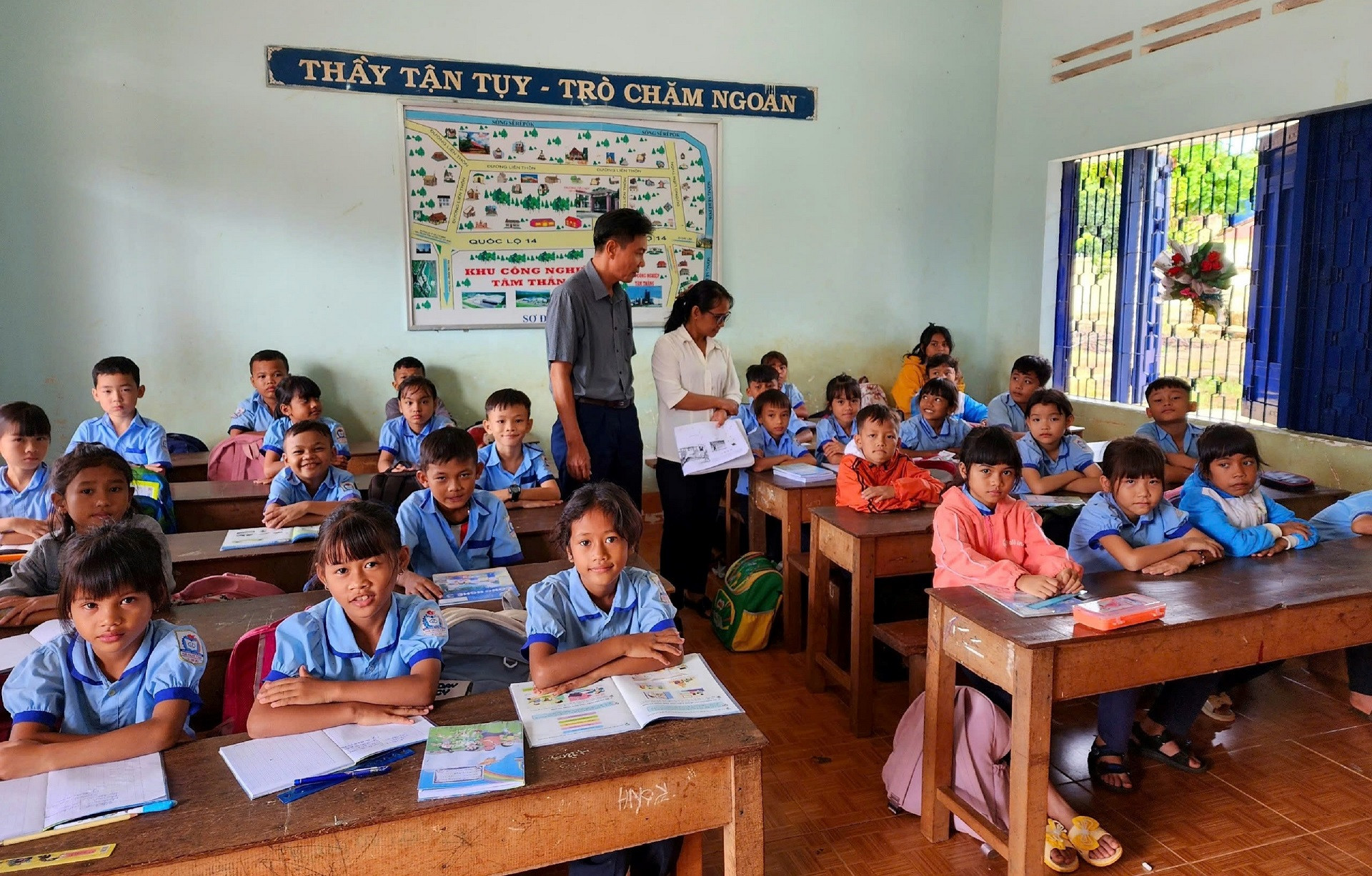 Học “song ngữ” giúp học sinh tiểu học học tốt chương trình phổ thông