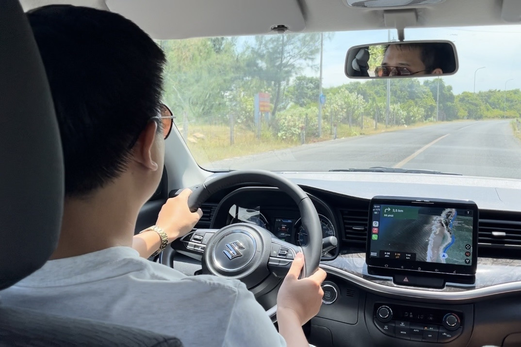 Người trẻ 20 tuổi, nên học lái xe số tự động hay số sàn?