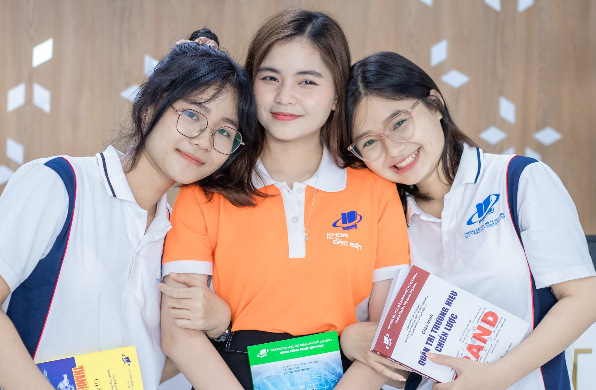 Trường ĐH Mở TPHCM công bố phương án tuyển sinh 2026, có xét tuyển học bạ