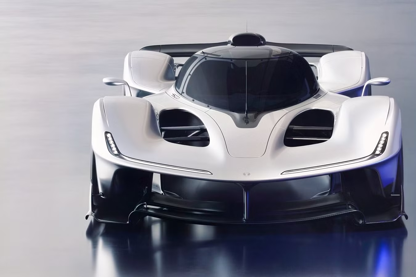 Red Bull RB17, cỗ máy gần giống xe F1 mà người thường có thể cầm lái