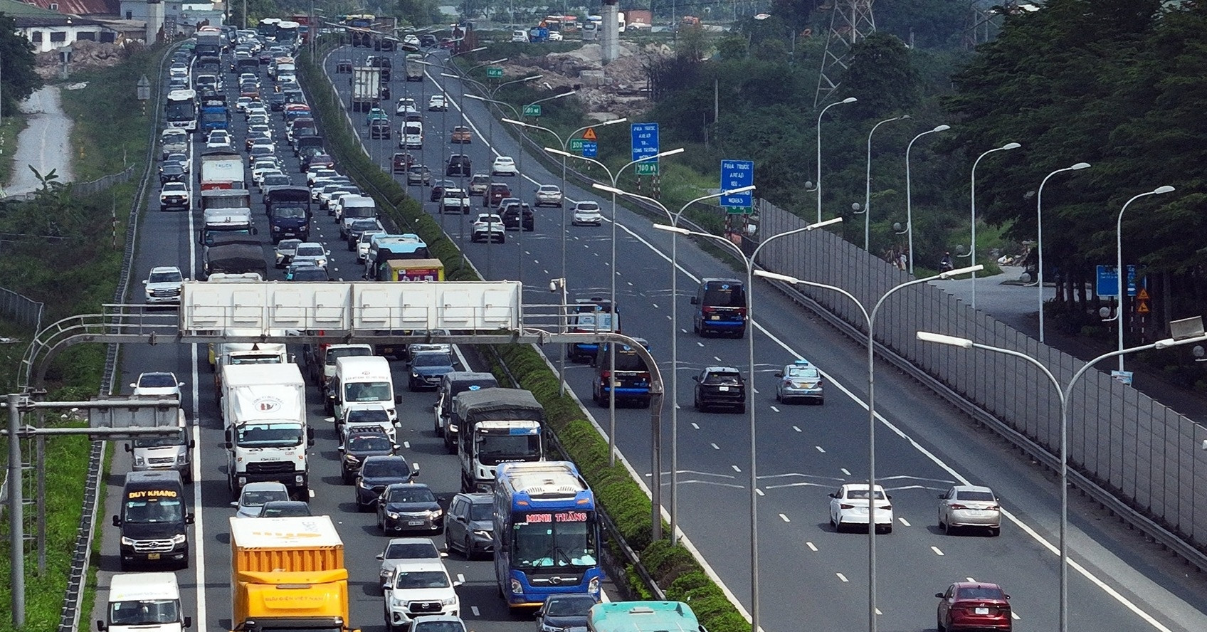 Nhiều thay đổi về thu phí sử dụng đường bộ năm 2026, hàng triệu chủ ô tô cần biết