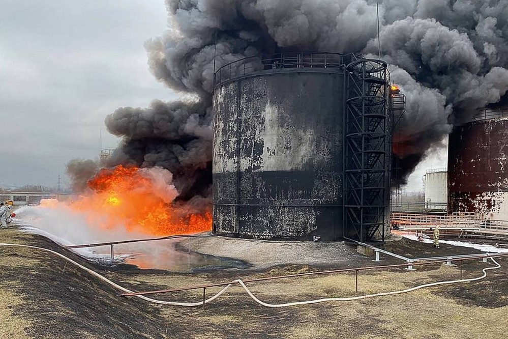 Ukraine tập kích kho dầu ở Belgorod, Nga nêu tổn thất của Kiev trong 24 giờ