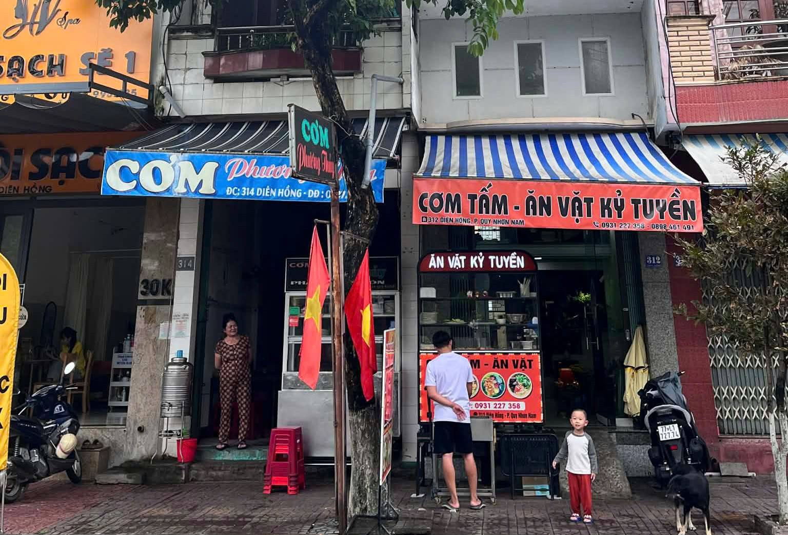 2 quán cơm sát vách ở Gia Lai bất ngờ gây sốt vì tình nghĩa hàng xóm