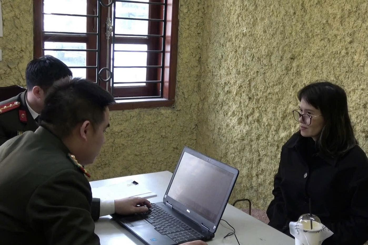 Bắt tạm giam Hoàng Thị Hồng Thái