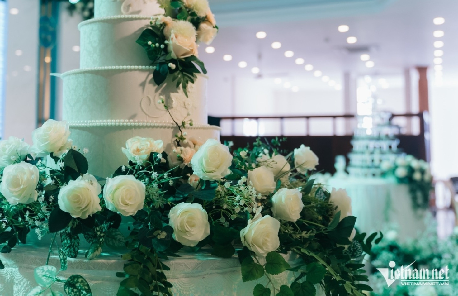 Chú rể trả lại phong bì cho bạn thân giữa tiệc cưới, khách mời ngỡ ngàng