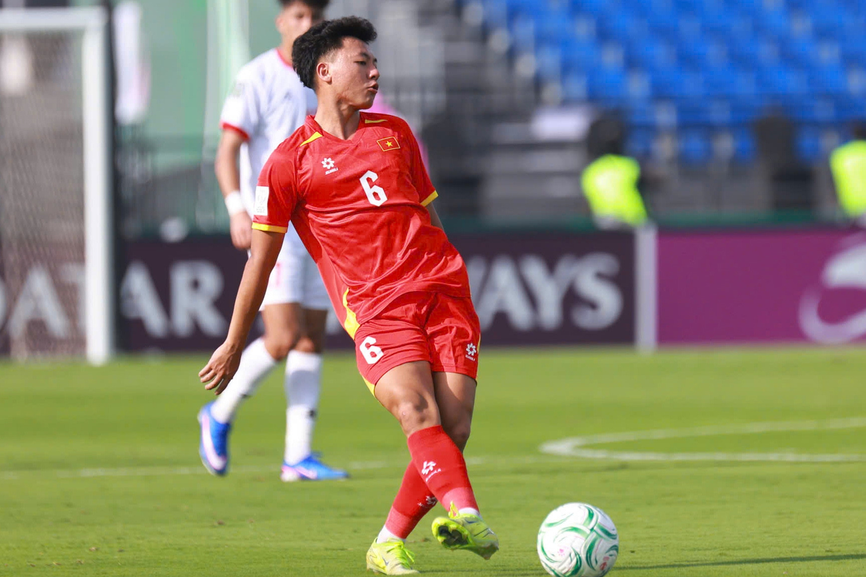 HLV Kim Sang Sik 'lệnh' U23 Việt Nam thắng Kyrgyzstan vào tứ kết