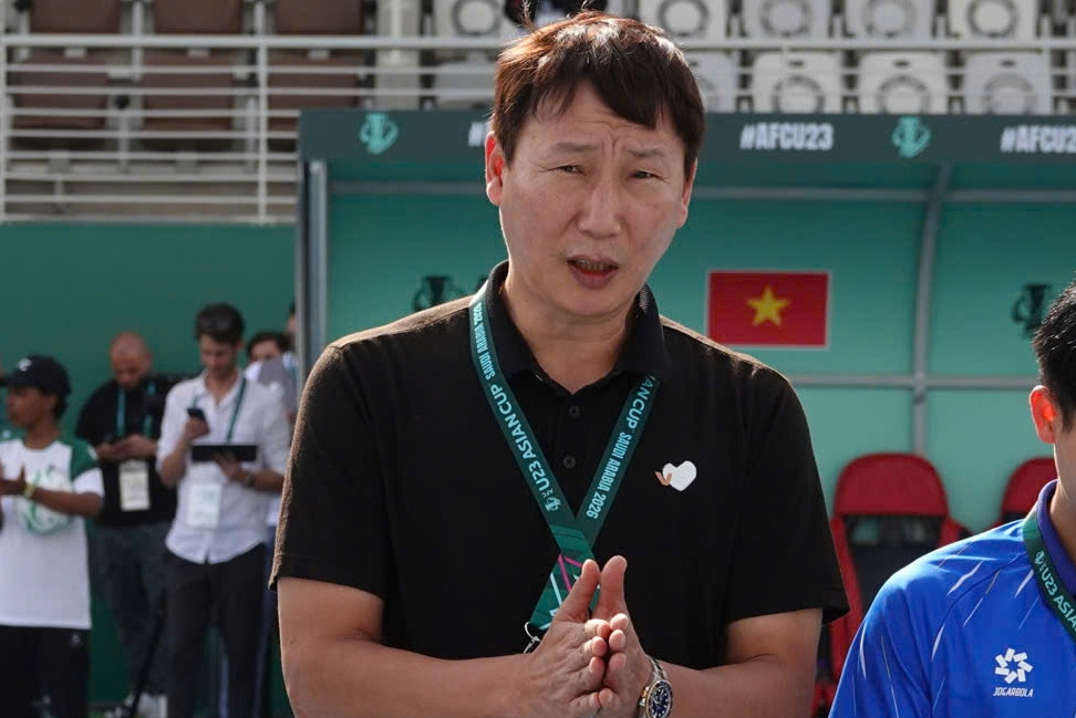 HLV Kim Sang Sik tiết lộ bất ngờ về chiếc áo may mắn