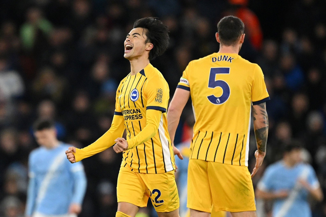 Mitoma gieo sầu cho Man City, Arsenal reo vui