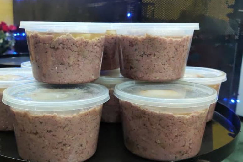 Thịt hộp 'phù phép' từ thực phẩm bẩn, phó giáo sư cảnh báo 3 không