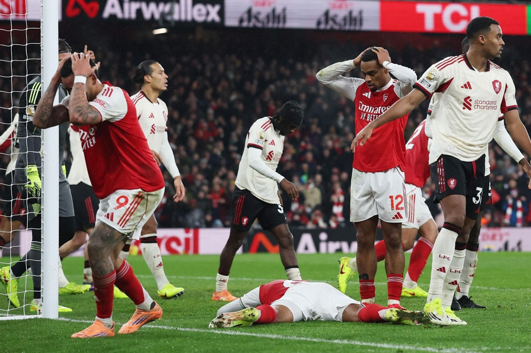 Arsenal bị Liverpool níu chân ở Emirates