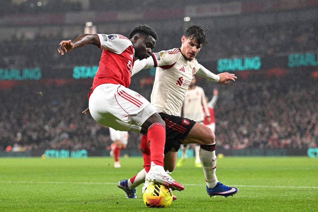 Arsenal bị Liverpool níu chân ở Emirates