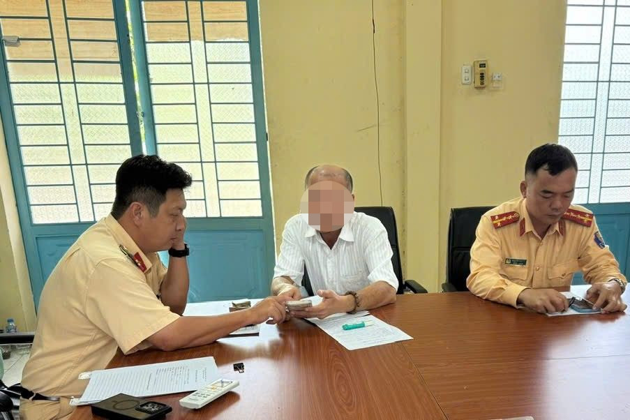 Chuyển điều tra vụ tài xế rượt đuổi xe tải, 25 hành khách kêu cứu