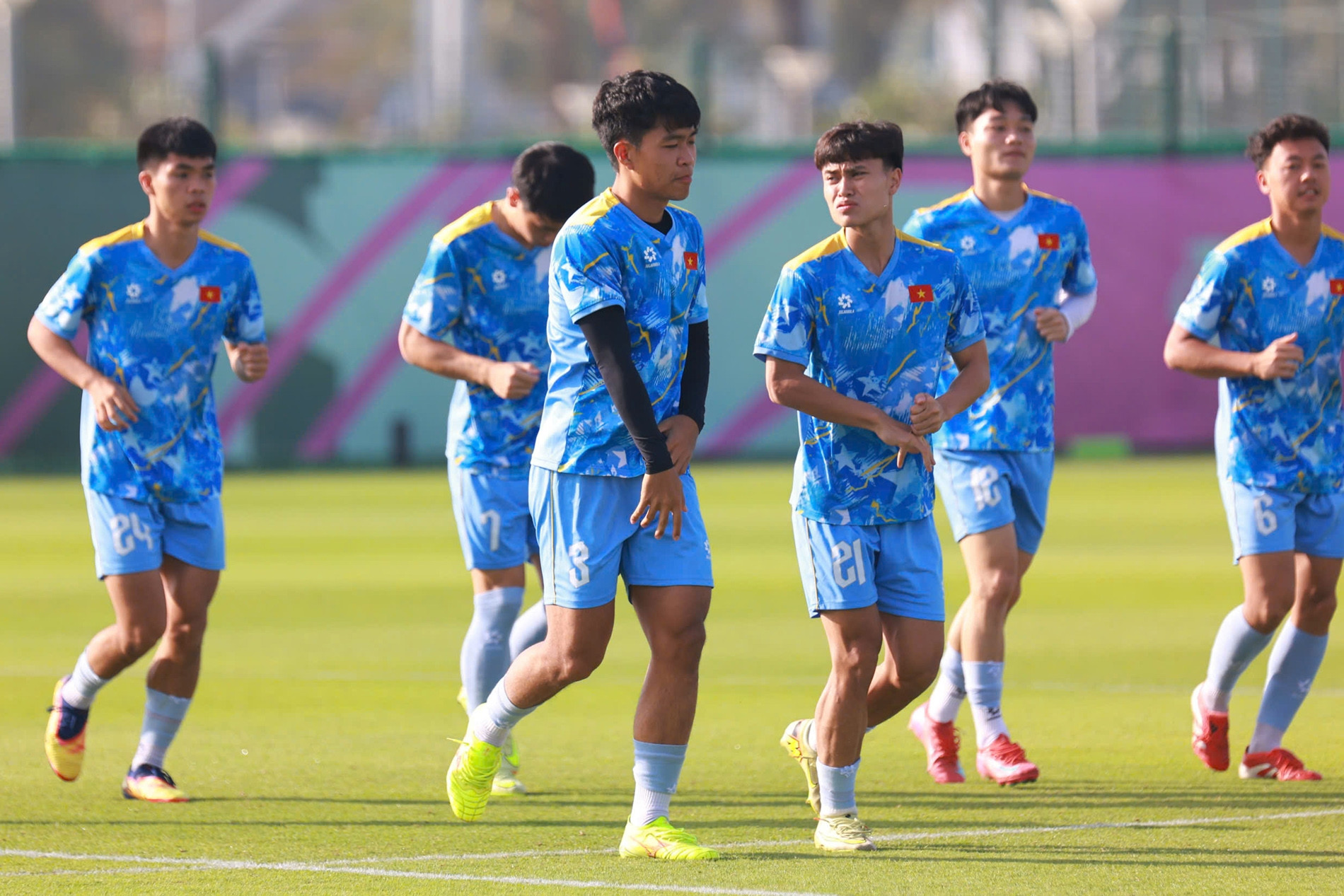 CLB Barca 'tranh' sân tập với U23 Việt Nam tại Saudi Arabia