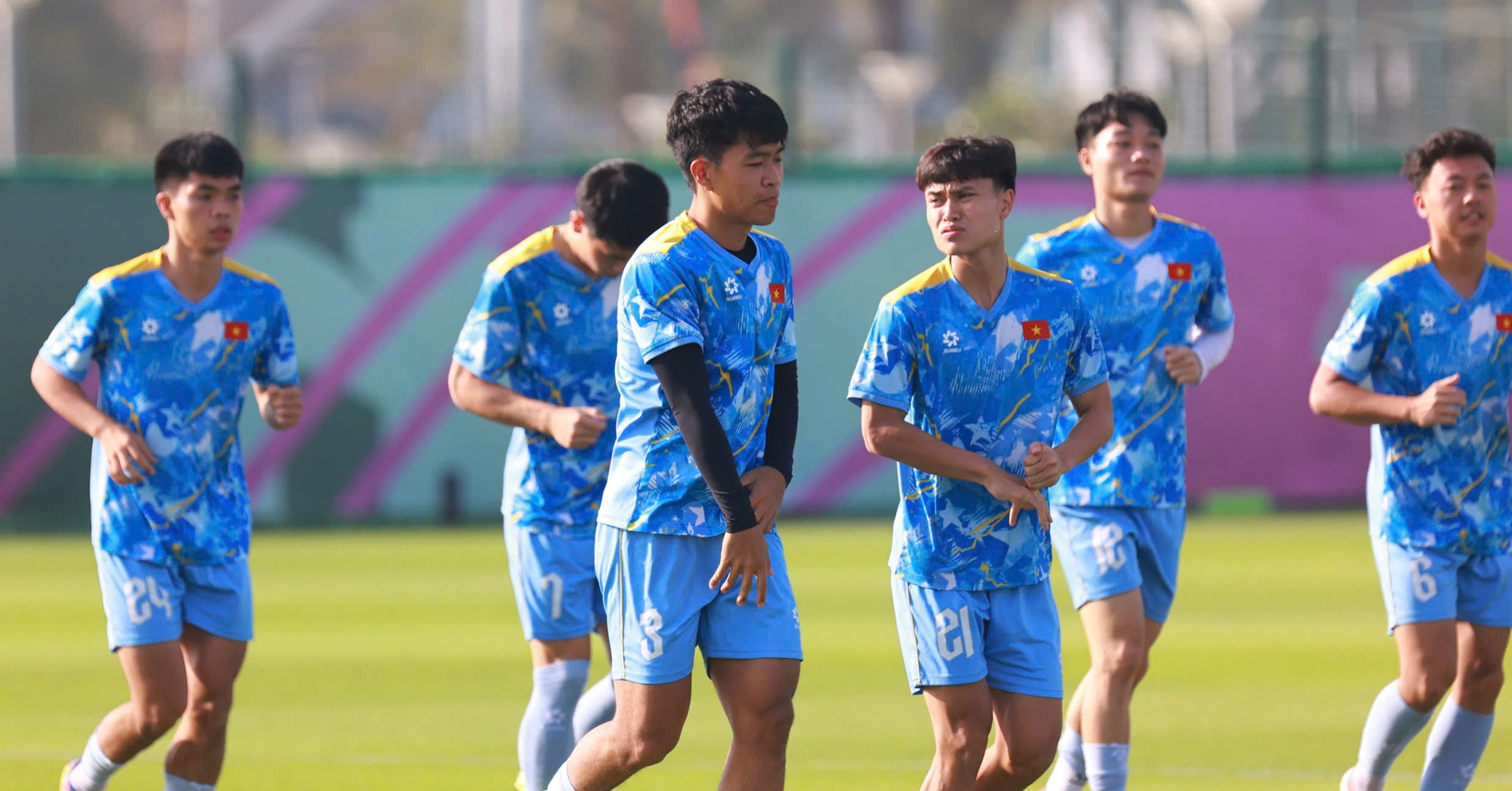 CLB Barca 'tranh' sân tập với U23 Việt Nam tại Saudi Arabia