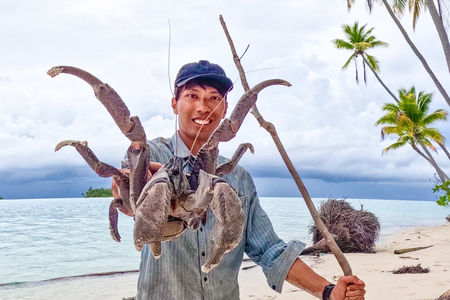 Khách Việt sống hoang dã trên đảo 'bí ẩn', mỗi ngày ăn tôm hùm, cá hiếm