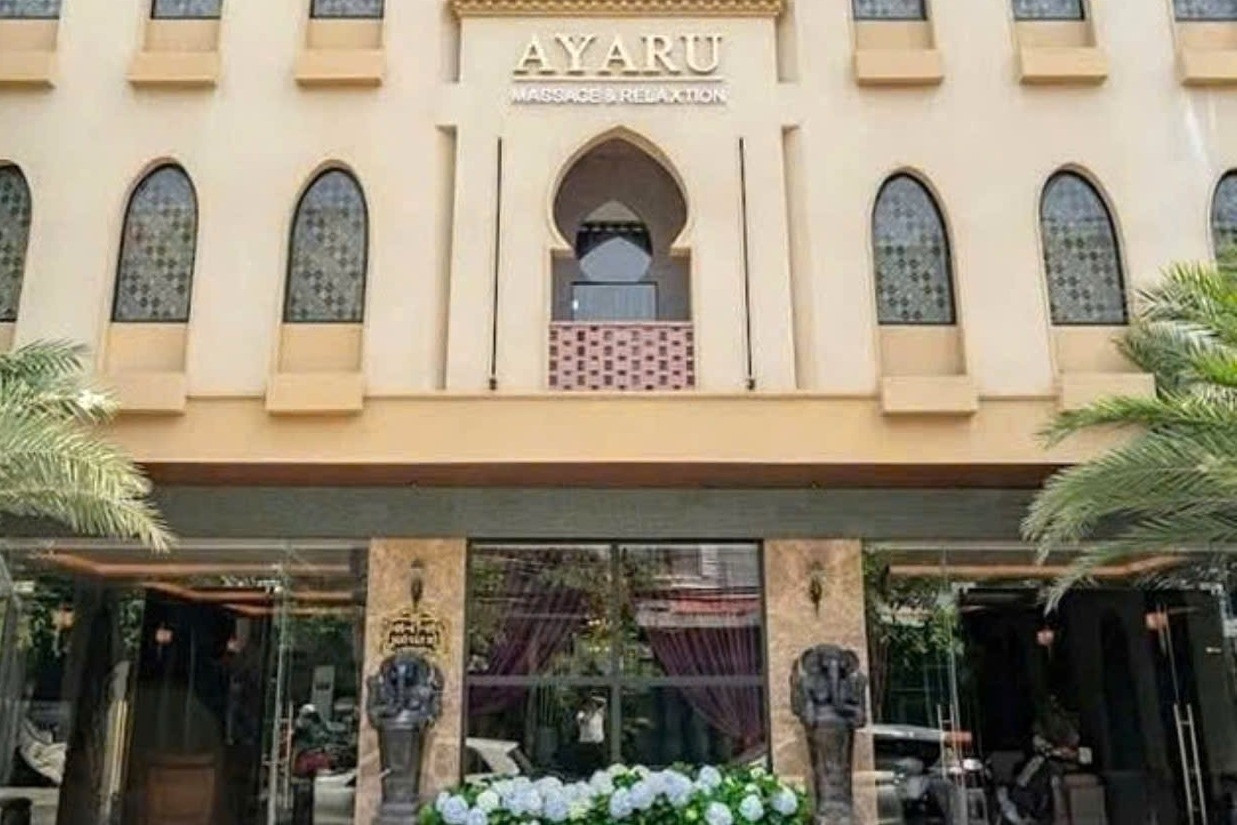 Khởi tố quản lý massage AYARU, lộ giá bán dâm của 7 nhân viên nữ