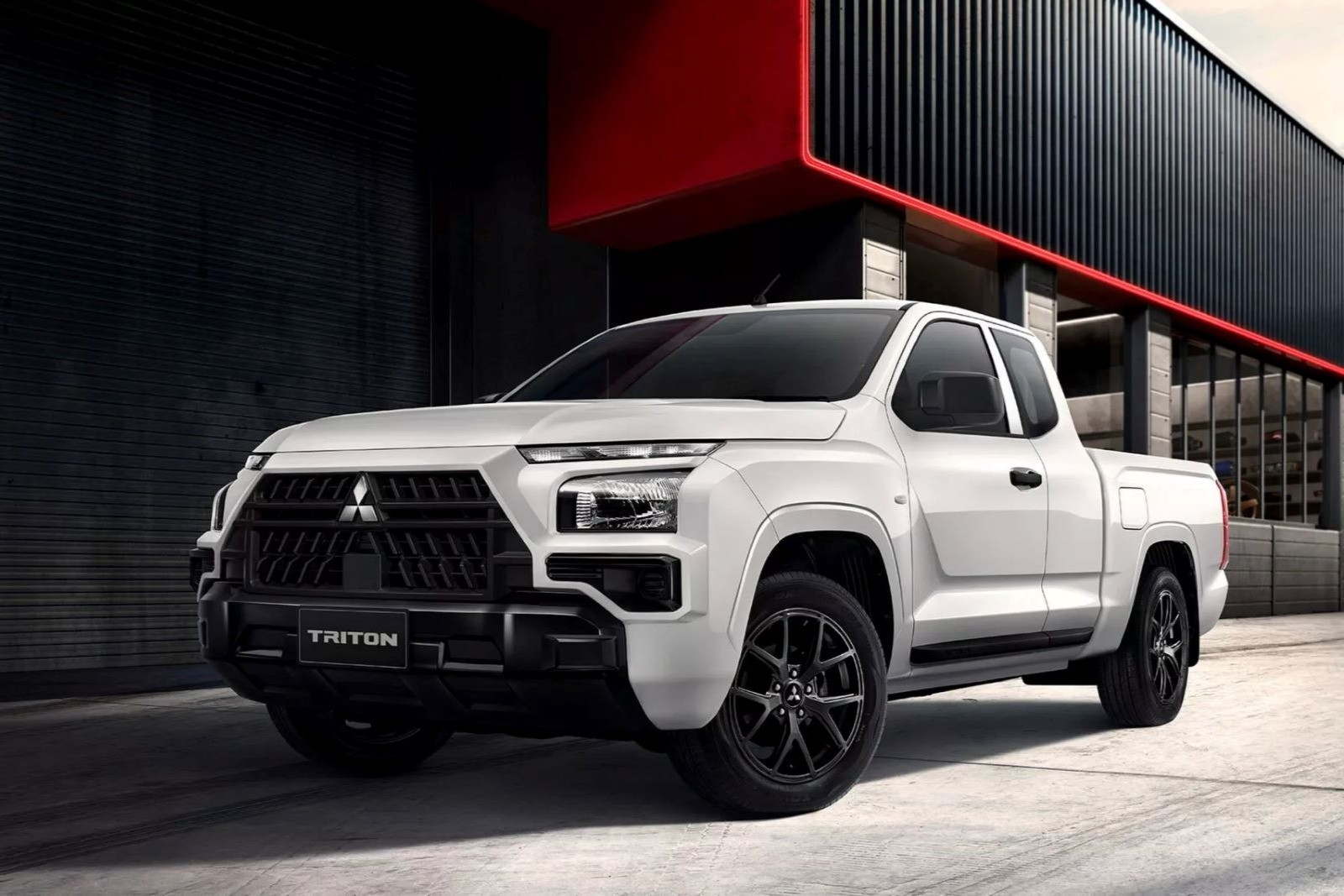 Mitsubisi Triton Mega Cab Street Thailand 8 2048x1153 1.jpg