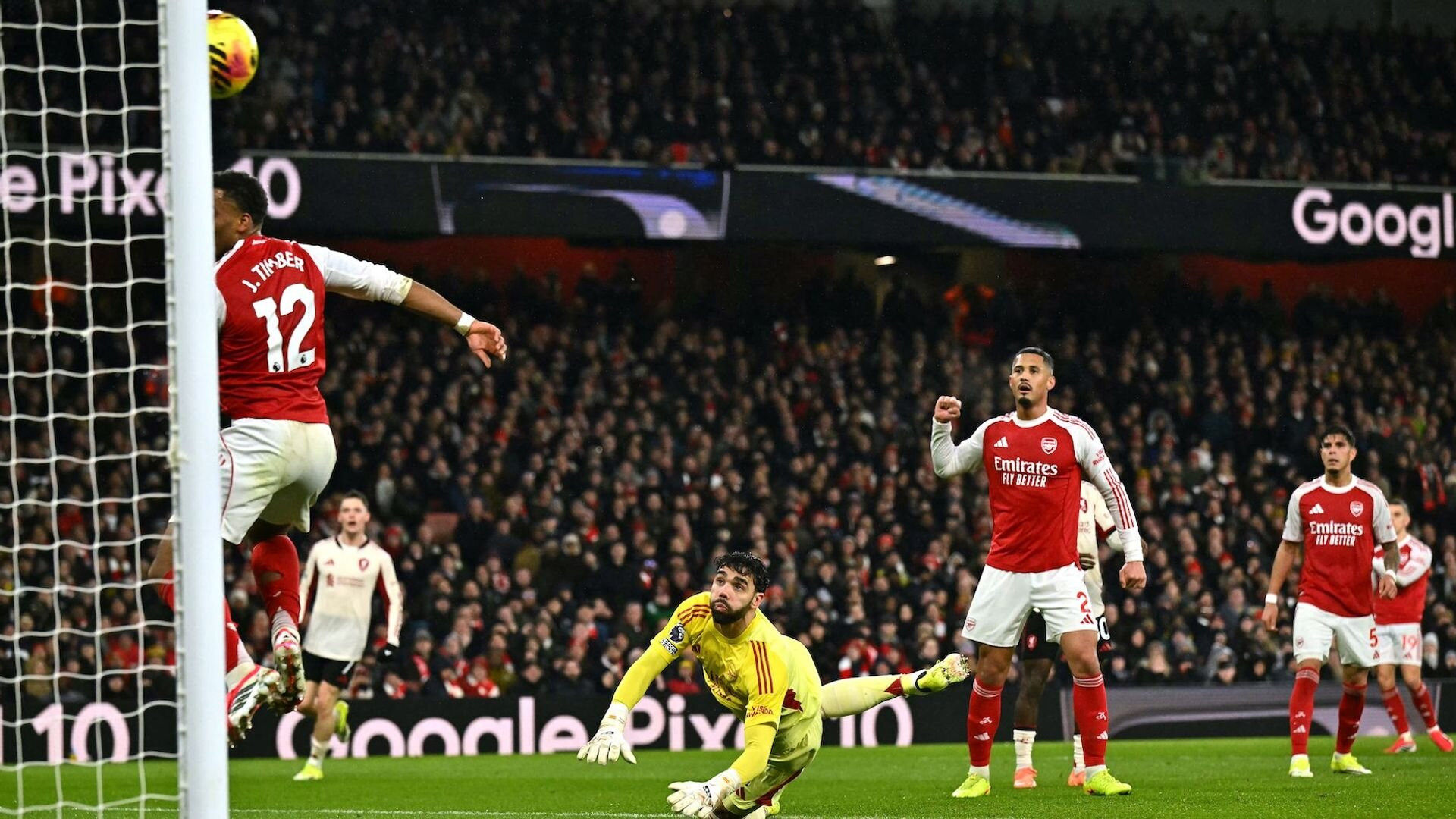 resources_premierleague_pulselive_com David Raya ground looks on as Conor Bradley hits the woodwork (1).jpg